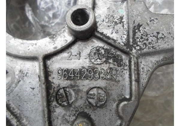 кронштейн ТНВД Peugeot,Citroen,Xsara Picasso,1.6hdi,9644293080